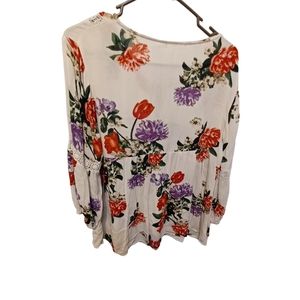 Blu pepper bold floral peplum blouse size large